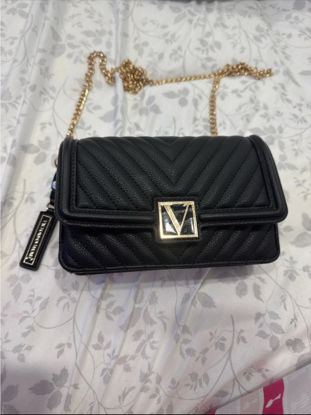Cartera victoria secret casi nueva solo una puesta está en perfecto estado